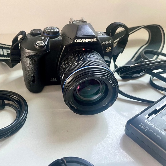 Olympus Evolt E-520 Digital SLR Camera - Picture 3 of 7